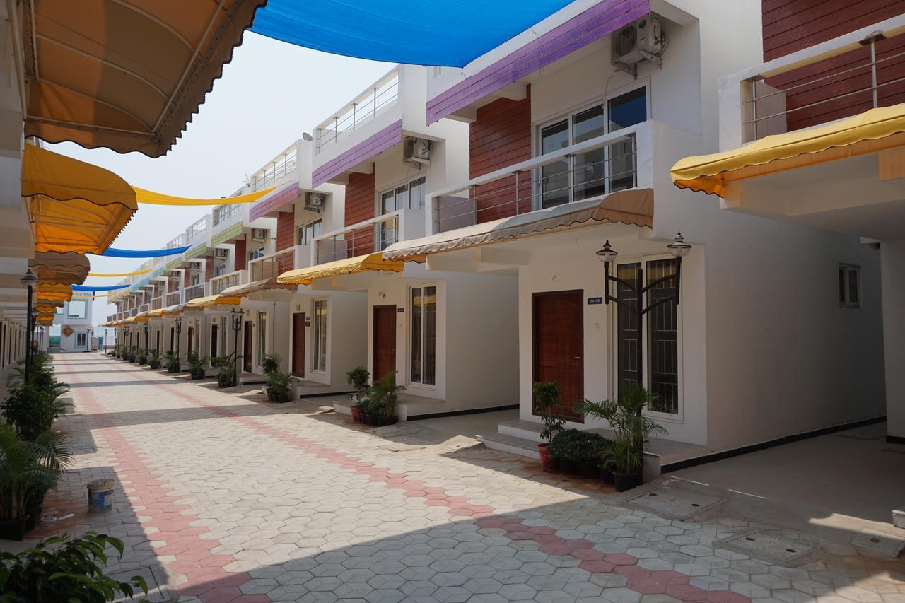 Sea La Vie Covelong Beach Resort Kelambakkam Exterior photo