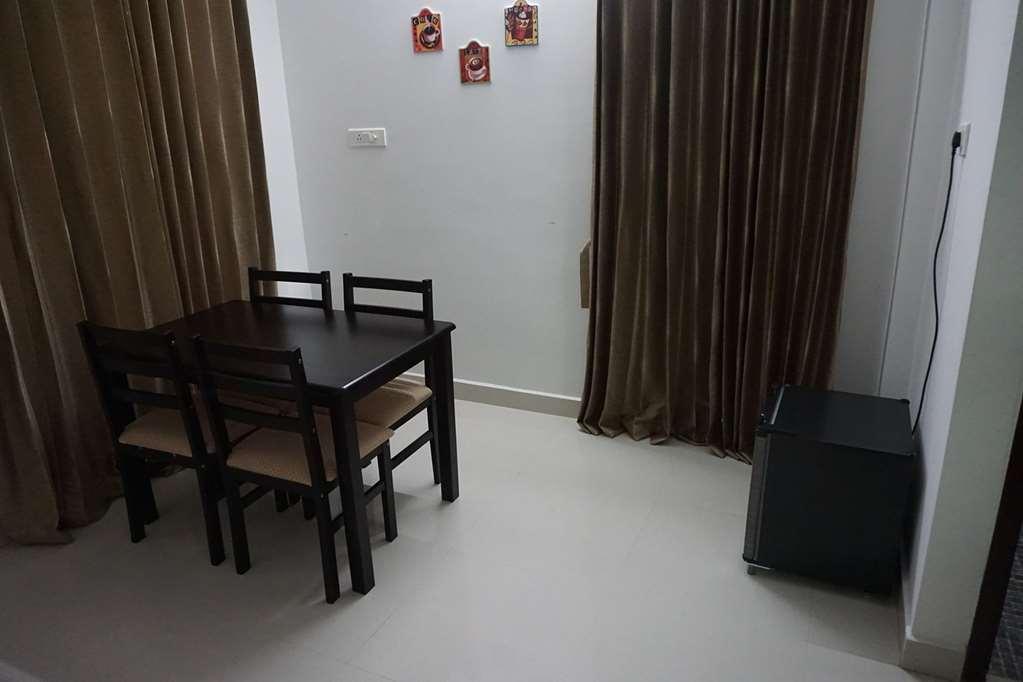 Sea La Vie Covelong Beach Resort Kelambakkam Room photo